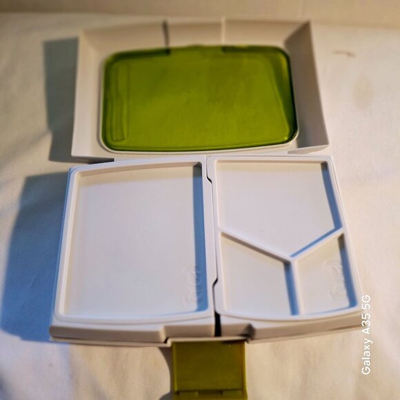 Fuel Bento Lunch Box With Green Lid & Compartments BPA-Free Plastic Food Storage - Picture 3 of 9